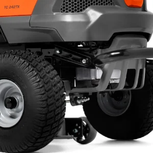 Husqvarna Rasentraktor TC 238TX Winterpaket mit Schneeschild, Gummileiste, Gewicht und Schneeketten – Modell 2023